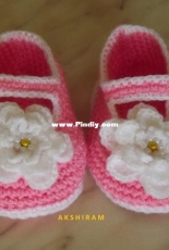 Crochet booties for girls