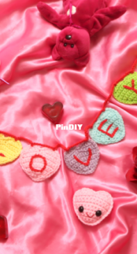 Stringy Ding Ding - olive sweetie - 7 Minute Hearts Garland - Free