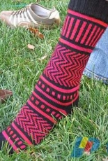 Dark Isle Knee-highs by Julia Mueller /Laris Designs-Eng-Fre
