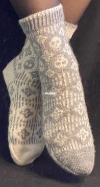 Skullily Socks by Simone Reuss