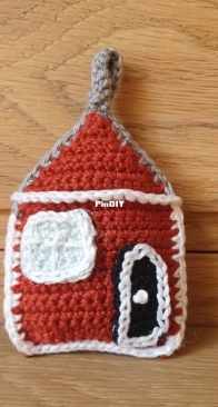Kroeliez Design - Ebrine Hoevers - House Keychain - Sleutelhanger Huisje - Dutch - Free