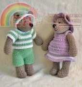 Tilda and Filur - Susanne Fagelberg - Tilda Bear Outfits nr 1 T-shirt shorts and cap  Top skirt and hat