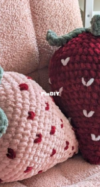 Avalon Crochets - Avalon Evans  -  Strawberry Pillow - Free
