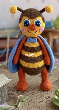Sovushkin Mir Toys - Elena Ashlapova - Doll Bee - English