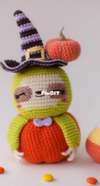 Magic filament - Lysenko Crochet - Tatiana / Tatyana Lysenko - Baby Sloth Wearing a Witch Hat
