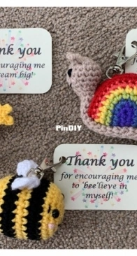 Lau Loves Crochet - Laura Loves Crochet - Laura Sutcliffe - Thank you teacher series: Moon, Bee and Snail Keychains