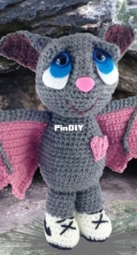 Colita - Nicole Wenzelmann - Shadow the little Bat - Shadow die kleine Fledermaus - German