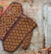 End Of May Mittens by Mandy Powers