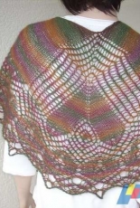 Der Drache schlägt mit dem Schwanz / The Dragon swings its Tail Shawl by Ulrike Beringer-English,German-Free