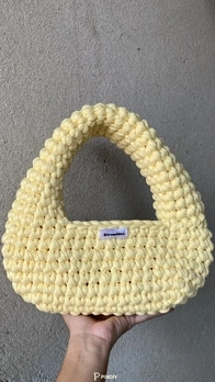 Butter Yellow: My latest crochet bag creation 🧈