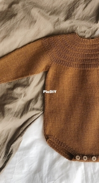 Ankers Suit by Mette-Wendelboe Okkels - PetiteKnit -  English, Danish, German, Norwegian, Swedish