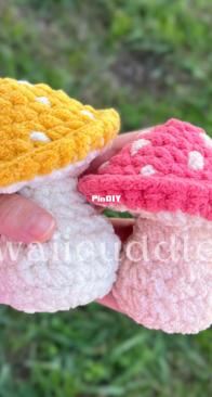 Kawaii cuddle bug - Julie Star - Julie Scissorhands - 30 Minute Mushroom