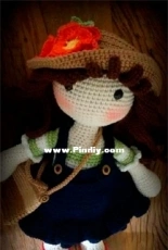 Barroca Atelie - Alê Budoya - Alessandra Budoya - Doll wearing Hat - Portuguese