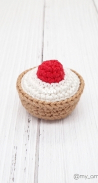 My Amigurumi Farm - Anna - Bakewell Tart - Free