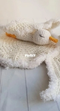 Chipifriends - Tejiendo Lindo - Graciela Gaudi -  Duck Security Blanket and Duckling / Manta de Apego Pata y Patito - English and Spanish