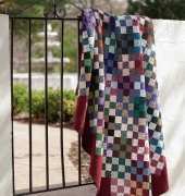 Lynn Roddy Brown-Nine Patch Rings-Free Quilt Pattern