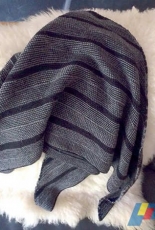 Irmins Try-Angled N°1 Black and Gray Shawl by Irmin Damm-English-Free