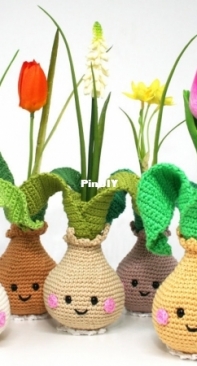 Patterns by Steph - Stephanie Risthaus - Little Flower Bulb Vase - Kleine Blumenzwiebel Vase - English and German