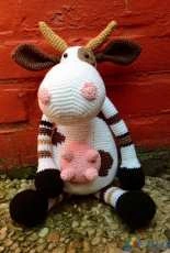 Stip en Haak - Herriët van de Wiel - Dora the Cow - Translated - Russian - Free
