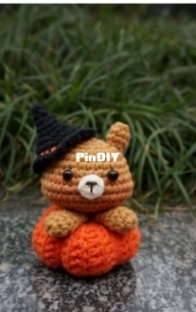 The Bloom Official - Bloom - Halloween bear and mini ghosts