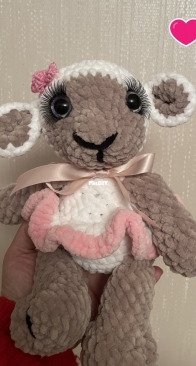 sheep fluffy yarn