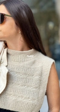 Merendera Neckwarmer by Cecilia García Rodrigo - English, Spanish - Free - Updated
