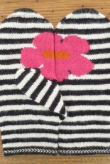 May Flowers Mittens by Kat Lewinski -English-Free