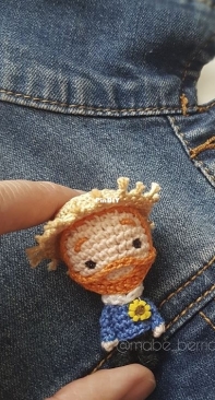 Mabe Berrios - Amigurumis San Vicente - Mabel Berríos Vergara - Vangocito amigurumi brooch - Vangocito prendedor amigurumi - Spanish