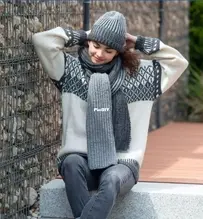 Schal mit 2-farbigem Patentmuster by Gründl Wolle - Oversized Norwegian Style Jumper - Ecolana - Free