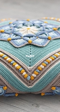 Dorine Brokling - Flowerfull Kussen - Flowerfull Cushion - Dutch