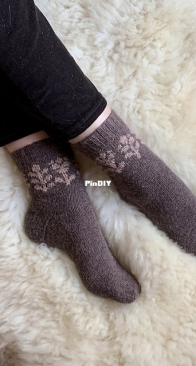 Fiorellini Socks by Marie-Eve Wedge - English