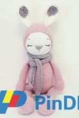 AmalouDesigns - Marielle Maag - Zoe the sleeping Bunnie - Spanish