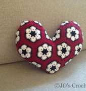 JOs Crocheteria - African flower heart pillow