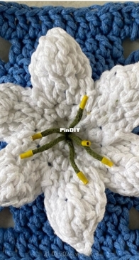Made by Lisek  - Anna Lisek - Easter Lily Granny Square