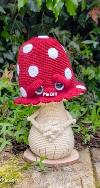 Cottontail and Whiskers - Bea King - Albert Mushroom - ENGLISH