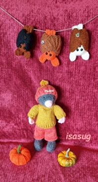 Halloween mole with its bats and pumpkin (LCR mole)