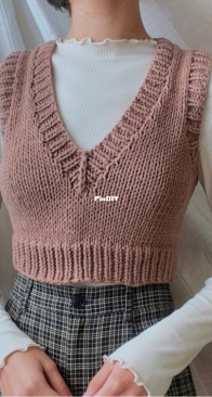 Sweater vest by Jess Bertolina - Free