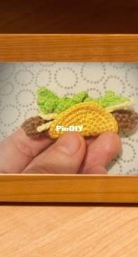 Mini crochet taco