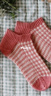 Summer Picnic Socks by Olivia Villarreal - This Handmade Life