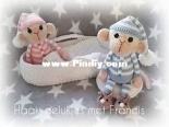 Haak gelukjes - Francis Sinke - Bas and Sas sleeping monkey with carrycot