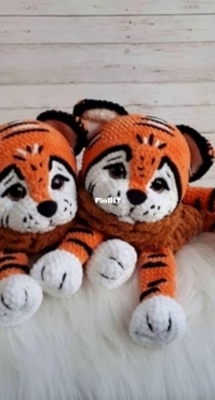 Irina  Remeslova - Tiger Pajamas Bag - Russian