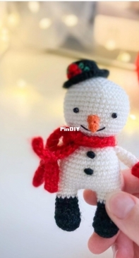 ScandiStyle Dolls - Nadezhda Iukhlina - Snowman - Free
