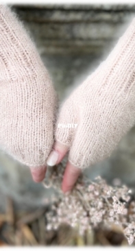 Brume Fingerless Gloves by Sandrine Costa - Sandrine C. - English, French - Free