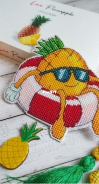 Pineapple on Vacation by Elena Roshchupkina