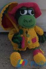 Emelie, sexy Frog in the rain