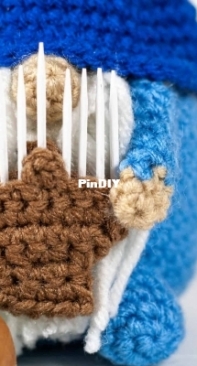 Winding Road Crochet - Lindsey Dale - Hanukkah Gnome - Free