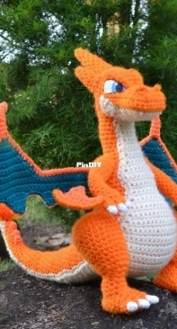 Mias Atelier - Ana Amelia - Mia Hand Crafter - Pokemon Mega Charizard Y - Free