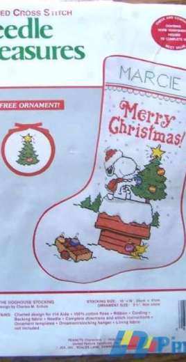 Needle Treasures 02844 - Decorating The Dog House Stocking  XSD