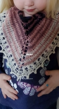 Spring shawl junior by Sarah Dingwell-Free
