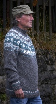 Senda Sweater by Feli Frei-English, German-Free